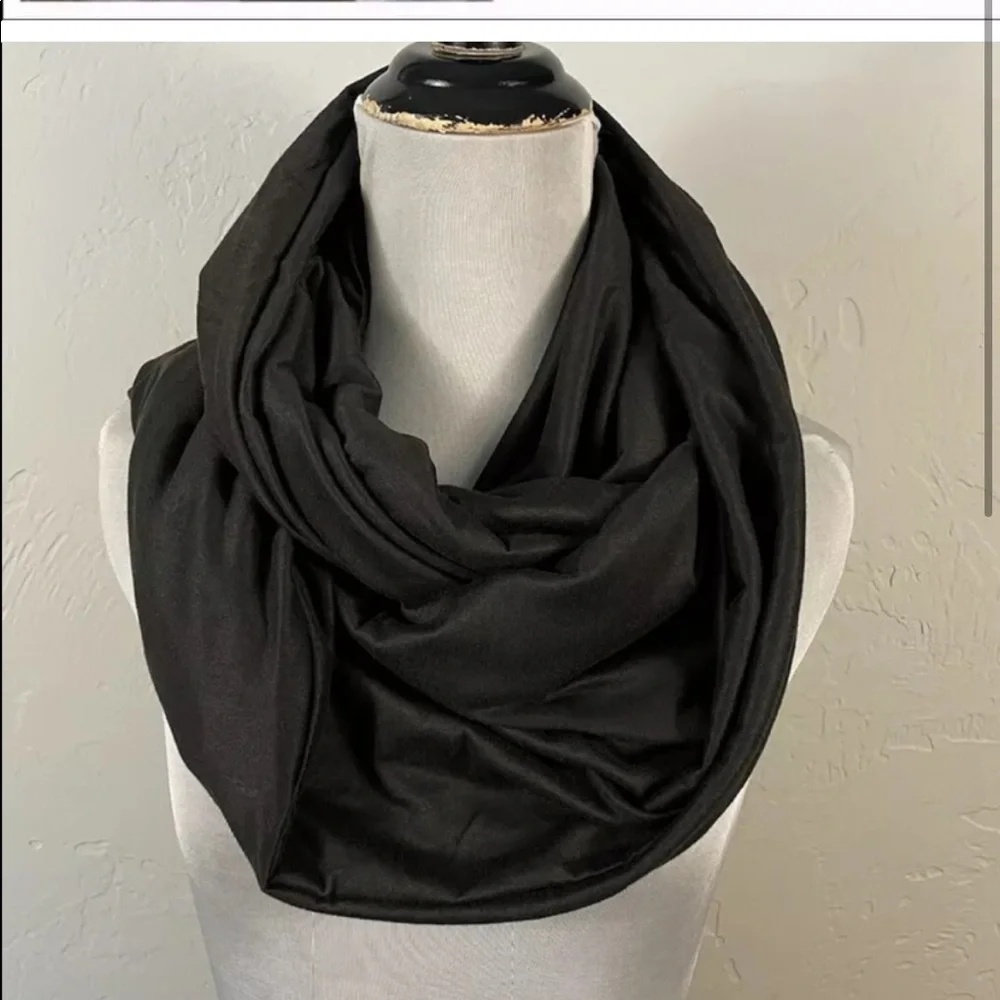 Beyond Yoga Infinity Scarf with pocket NWT $50 - Picture 6 of 11